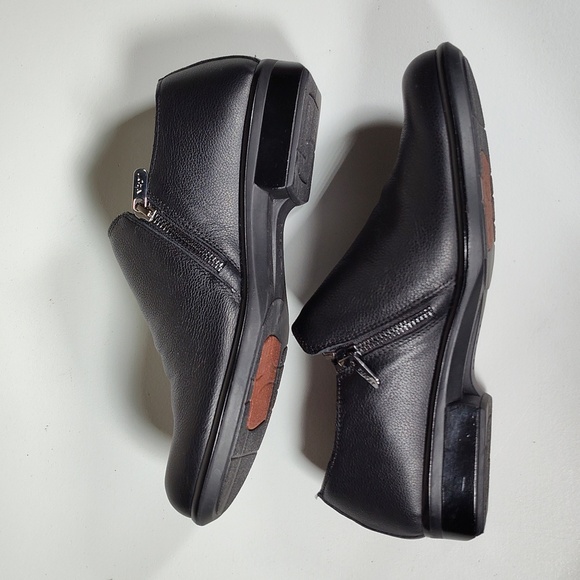 Naot Autan Soft Black Leather Loafers with side zippers 40 - Picture 7 of 12